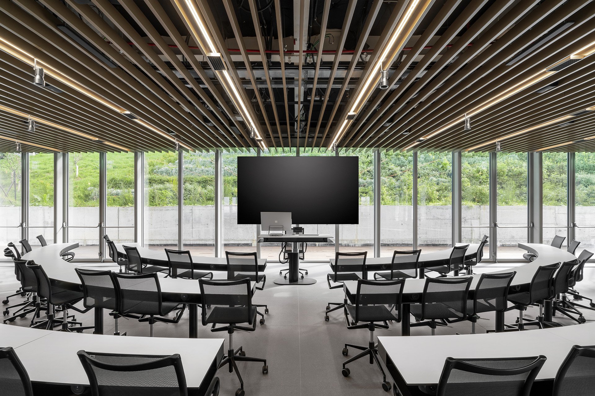 UniFor - Contemporary design offices, interiors and furniture